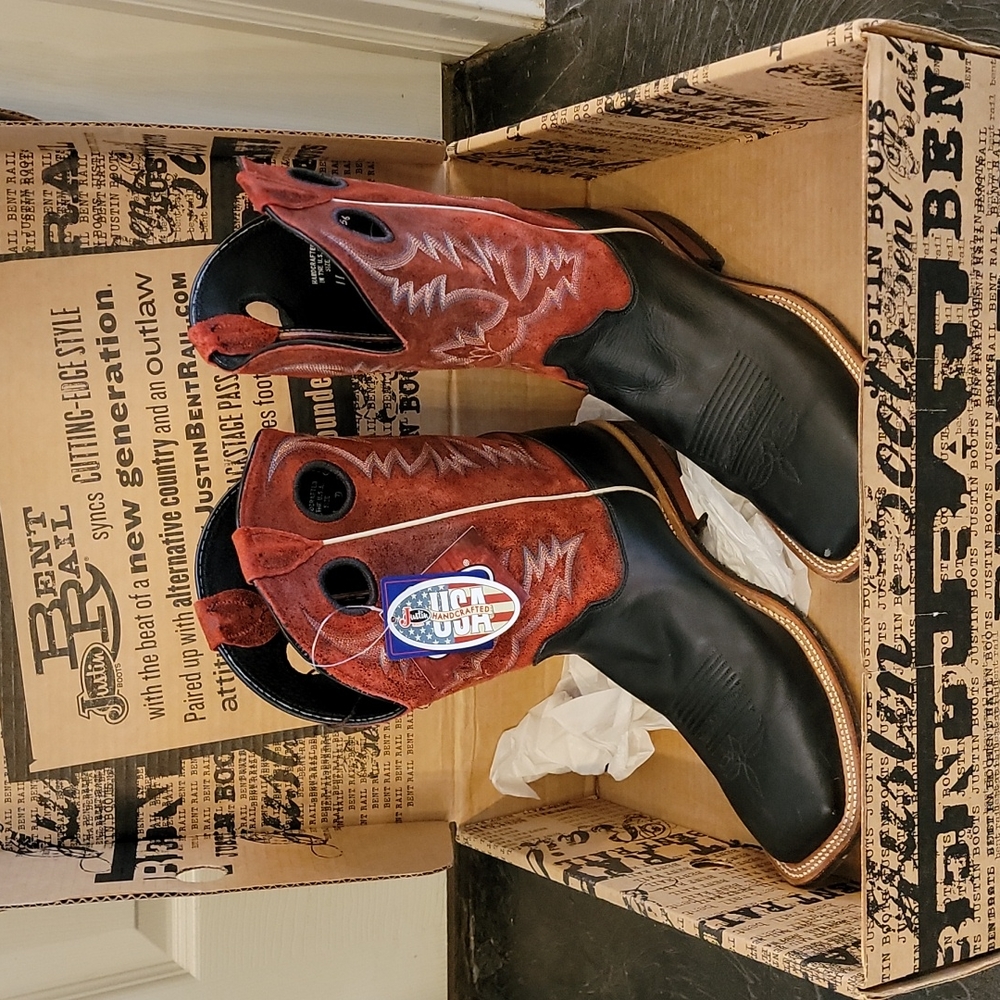 Mens, Justin, 11 D, Red crackle